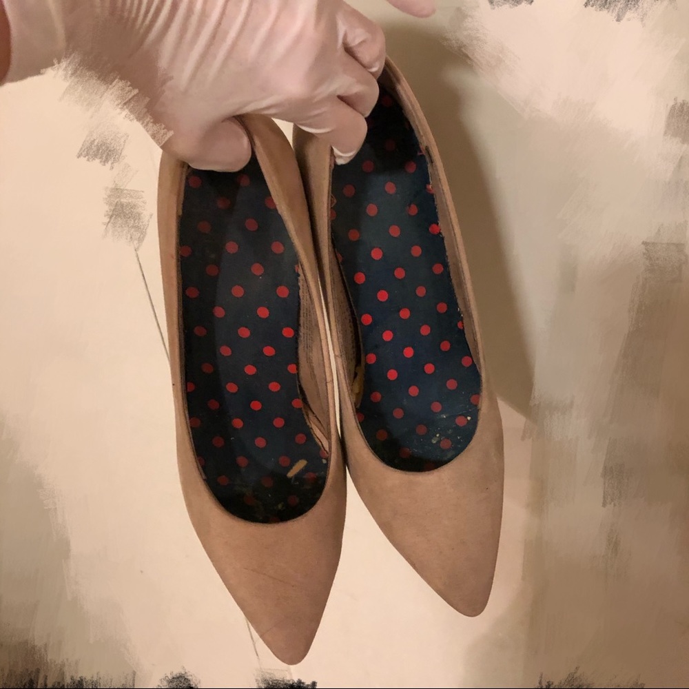Old navy nude colour suede pumps